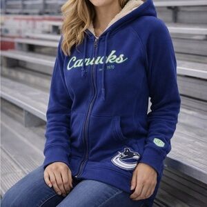 Vancouver Canucks NHL Women’s Fleece Lined Long Zip Hoodie Jacket Size M